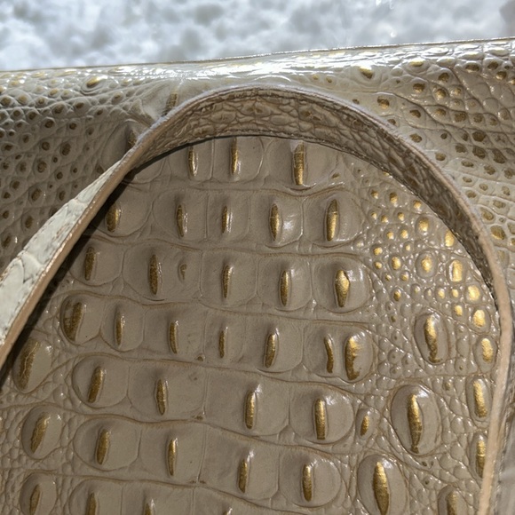 Beautiful Cream and gold shoulder Brahmin handbag. - Picture 10 of 11